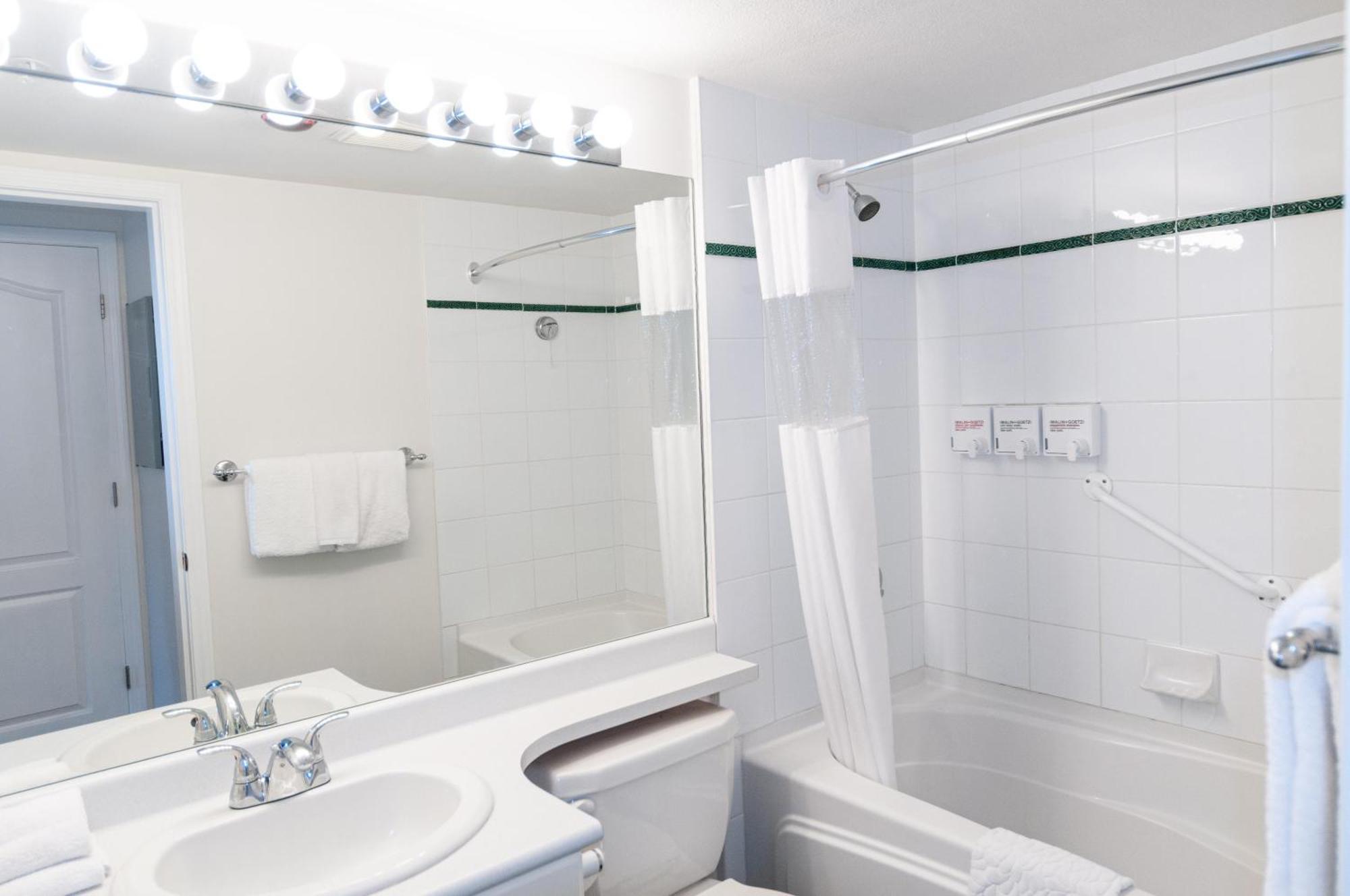 Bear Lodge Two Bedroom By Mva Уистлер Экстерьер фото
